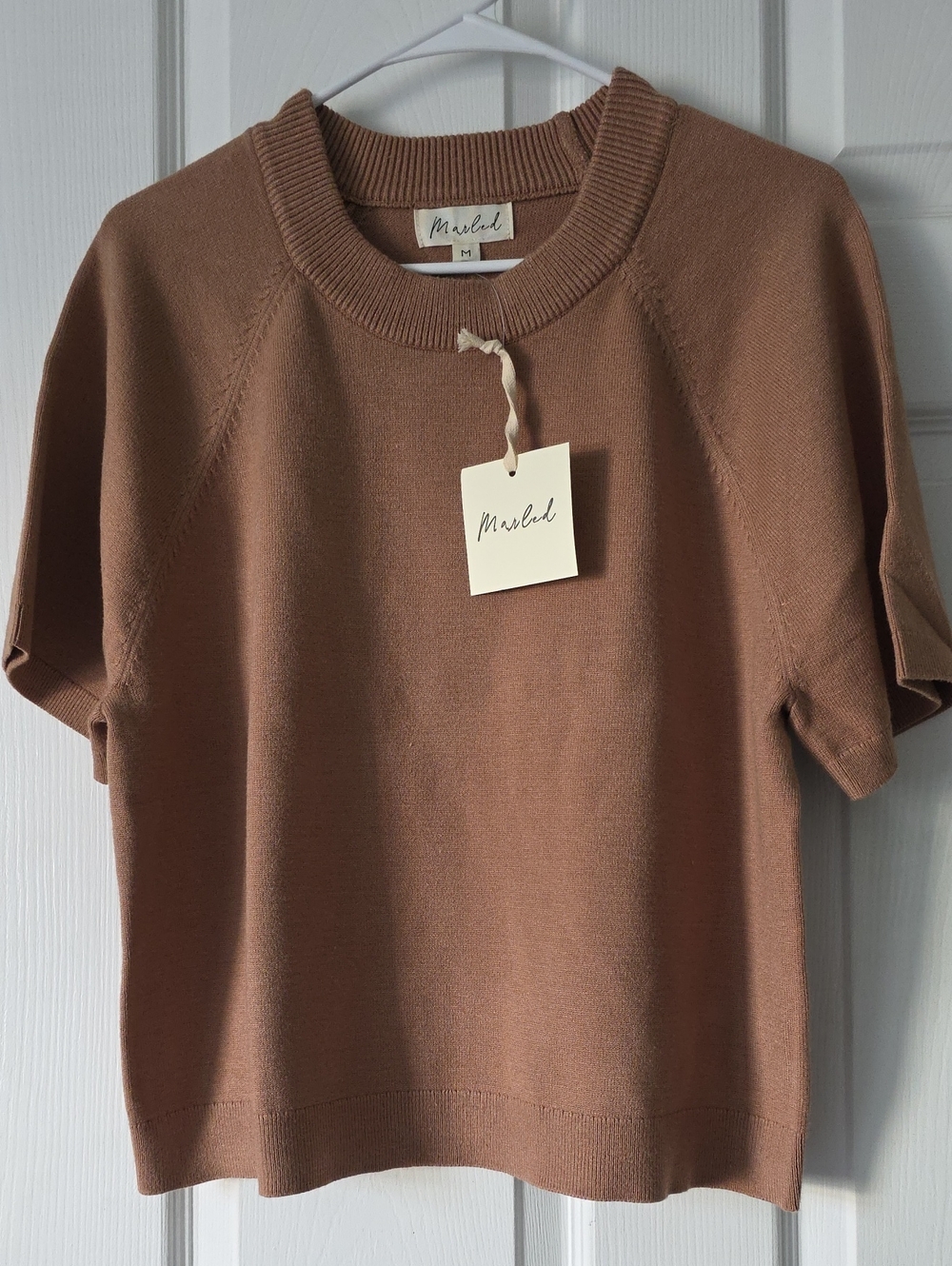 Marled Short-Sleeve Crewneck Sweater in Warm Brown